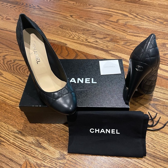 CHANEL Shoes - Chanel black pumps Sz 42.  GORGEOUS.  Worn twice.  Super luxe.  Quilted black!